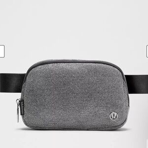 Lululemon Everywhere Glitter Belt Bag 1L in Dark Silver/Graphite Grey/Silver